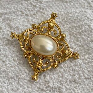 Estate Vintage Signed AAi Faux Pearl Brooch Filigree Ornate Square Gold Tone